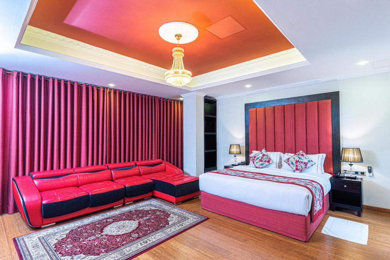 Earl'S Red Colombo Hotel Bagian luar foto