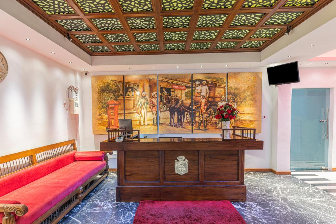 Earl'S Red Colombo Hotel Bagian luar foto